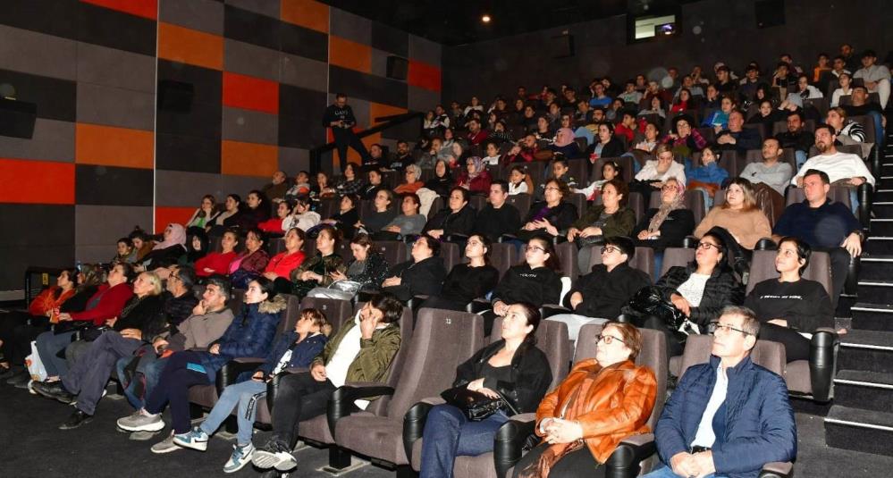 Alaşehir’de 'Atatürk' filmine yoğun ilgi