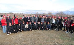 Alaşehir Kızılay’dan geleceğe yatırım | Fidanlar toprakla buluştu