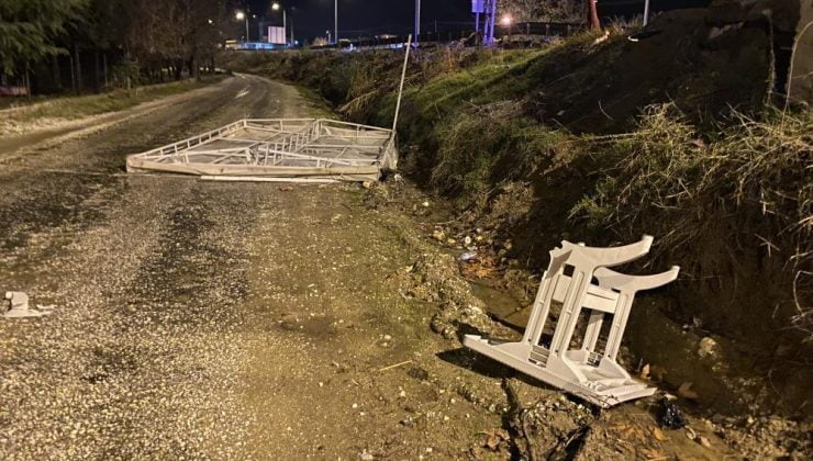 Alaşehir’de fırtına etkili oldu | Fırtına çatı uçurdu