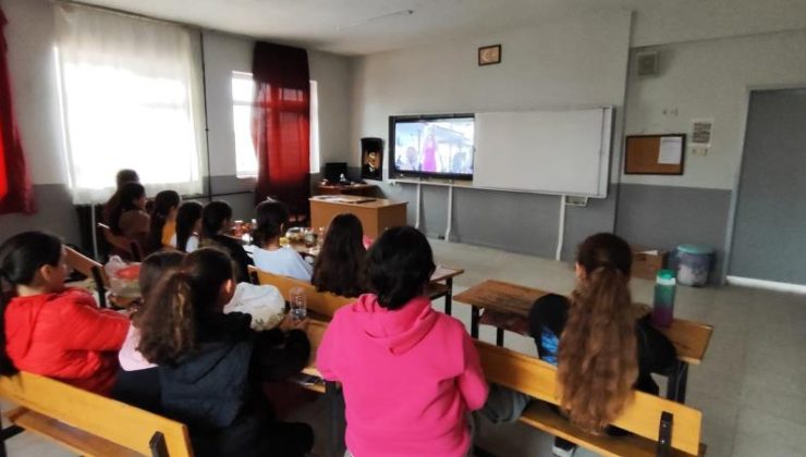 Sarıgöl Emcelli Ortaokulu’nda sinema etkinliği  | öğrenciler keyifli anlar yaşadı