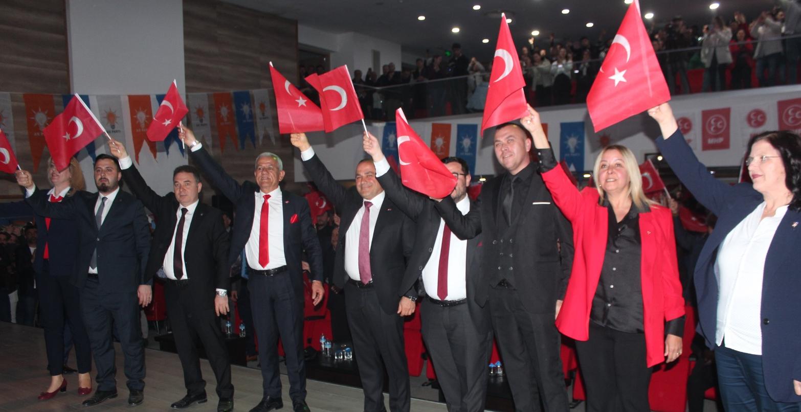 Alaşehir’de Cumhur İttifakı adaylarını tanıttı | Türk: ‘31 Mart’ta Alaşehir kazanacak, ülkemiz kazanacak’